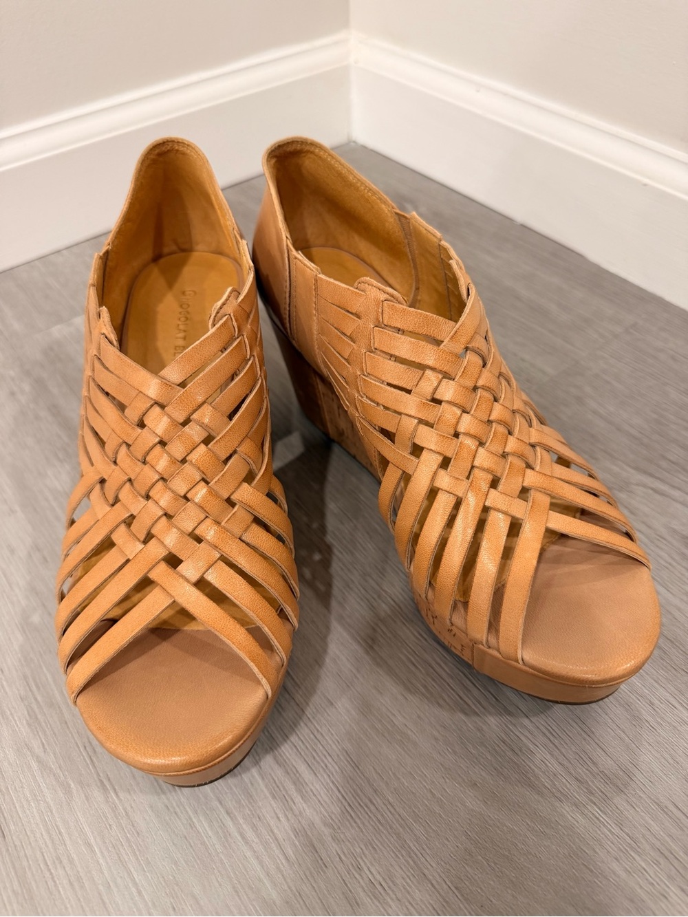 Chocolat Blu Winix Strappy Platform Wedge Sandal Leather Woven Design 8.5